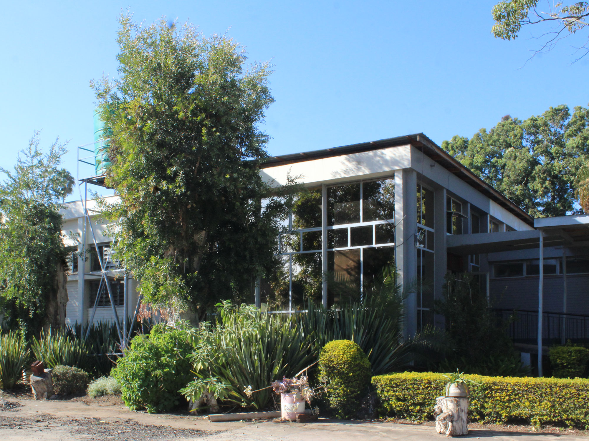 Beit-Shuvu-Outside